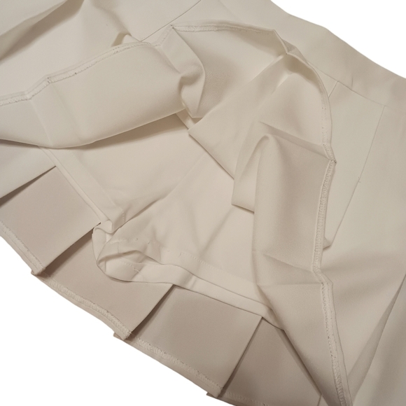 Fashion & DYT White Pleated Skort Ladies LARGE Tennis Golf Mean Girls Style READ - Picture 2 of 3